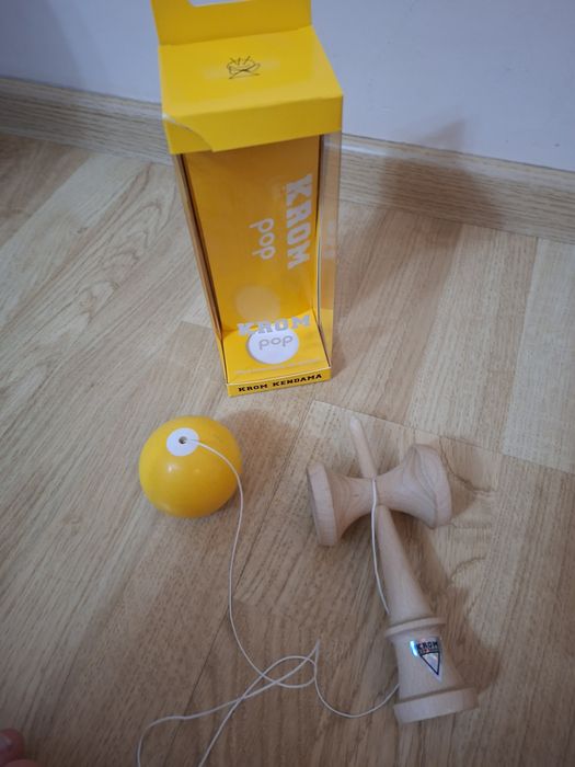Kendama krom pop  semnata de XRemus