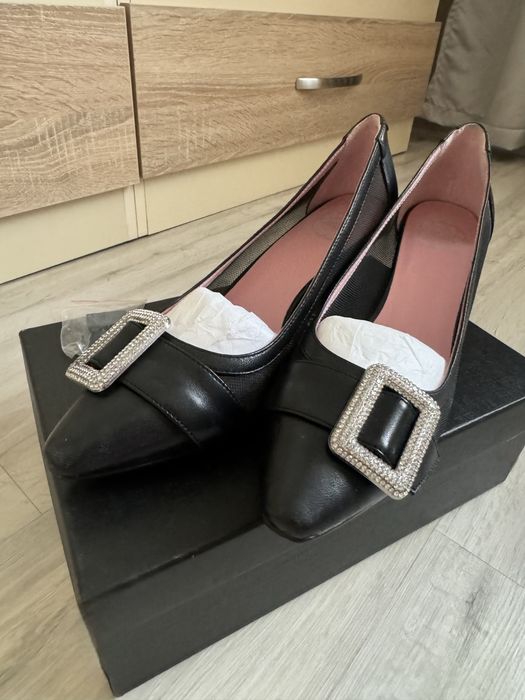 Кожаные новые туфли