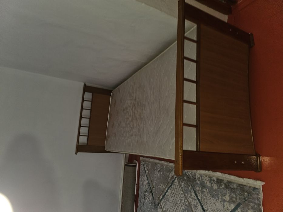 Мебель кроват с матрасом и шкаф