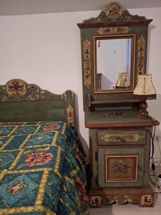 Vând set dormitor Voglauer, pictat manual