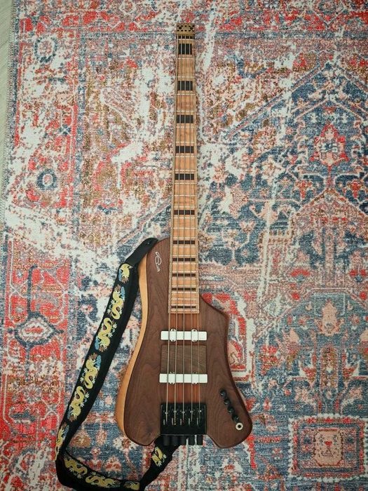 Бас-гитара 5-струнная Custom Shop