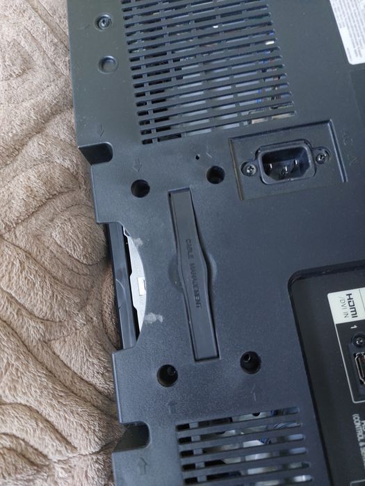 Телевизор LG в рабочем состоянии