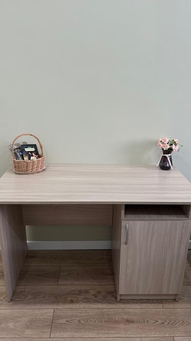 Продам стол новый.