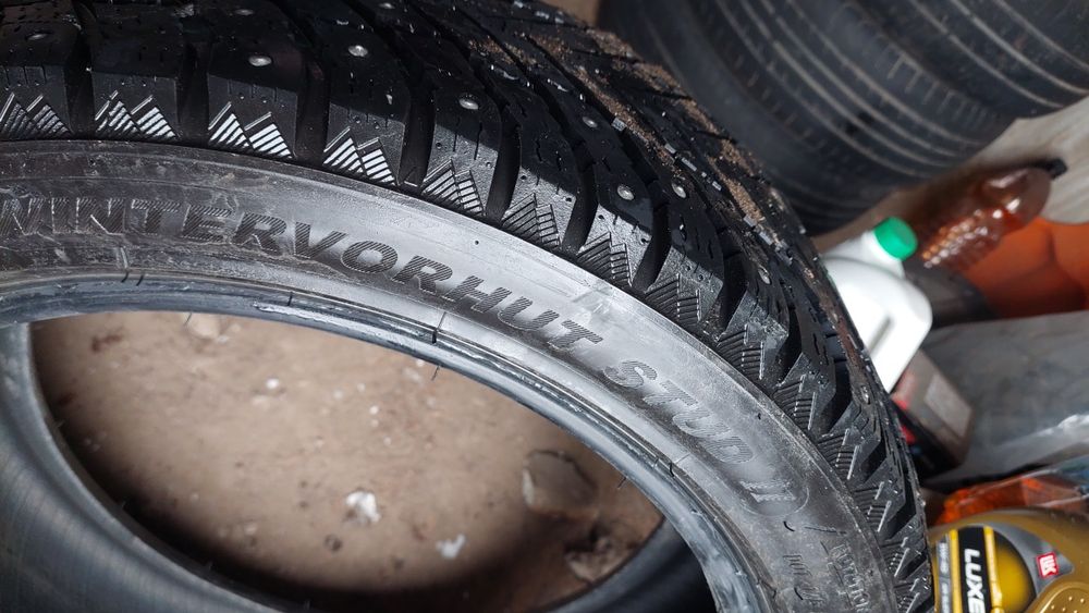 Продам два зимних баллона.