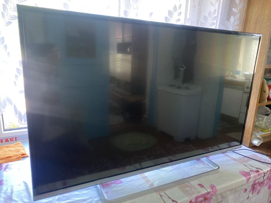 Продам Смарт телевизор Panasonic, рабочий.