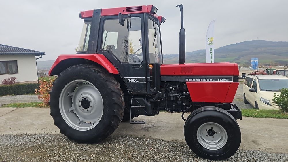 Tractor Case Internațional 745 XL
