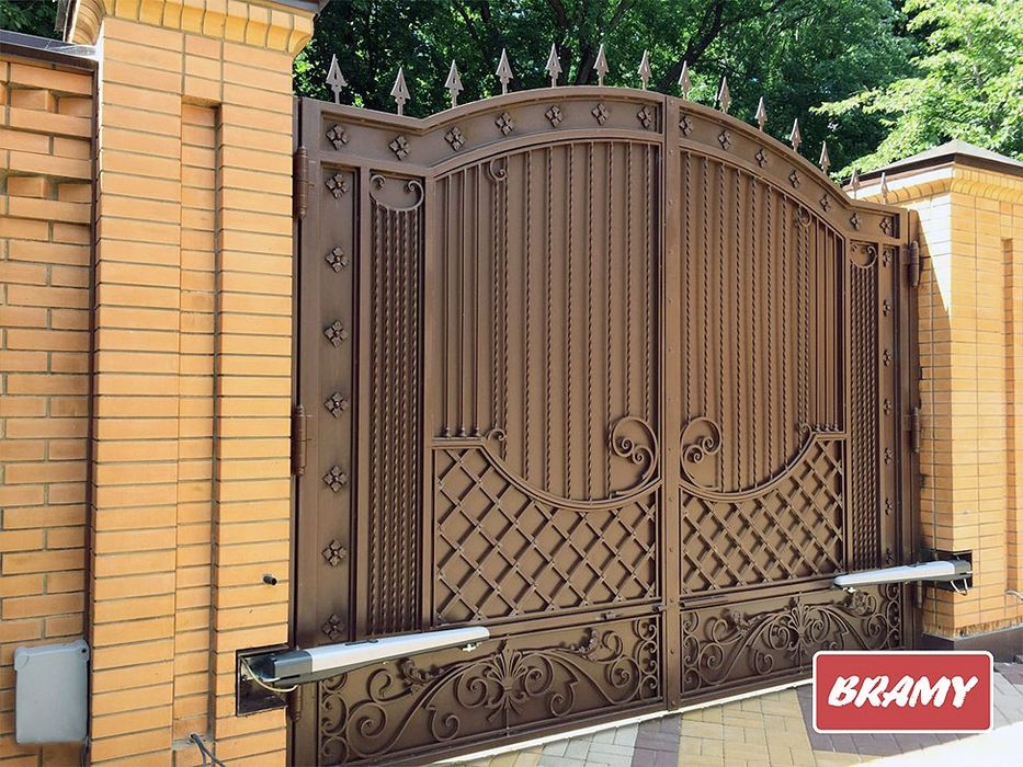 Ворота с пультом-автонавесы-лестницы.