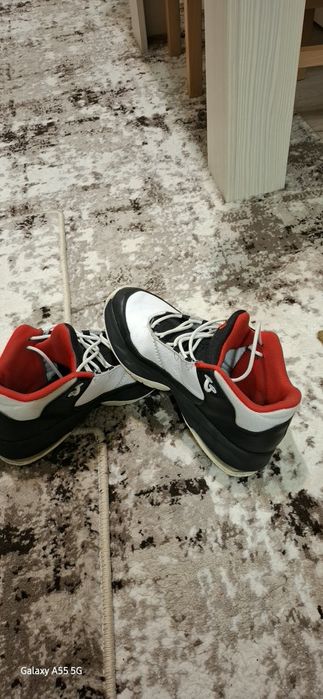 Adidași jordan uisex nr 41 interior 26 cm