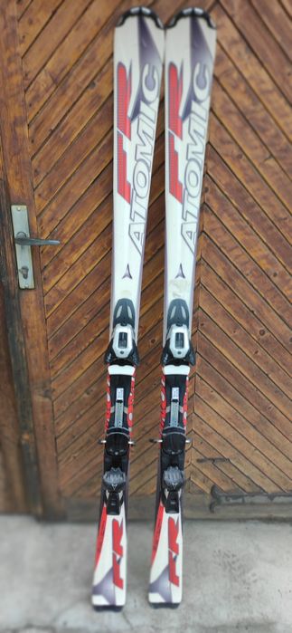 Ски Atomic в идеално състояние