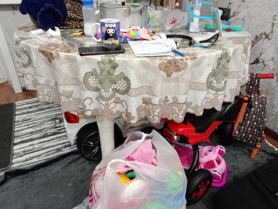 Продам круглый высокий стол