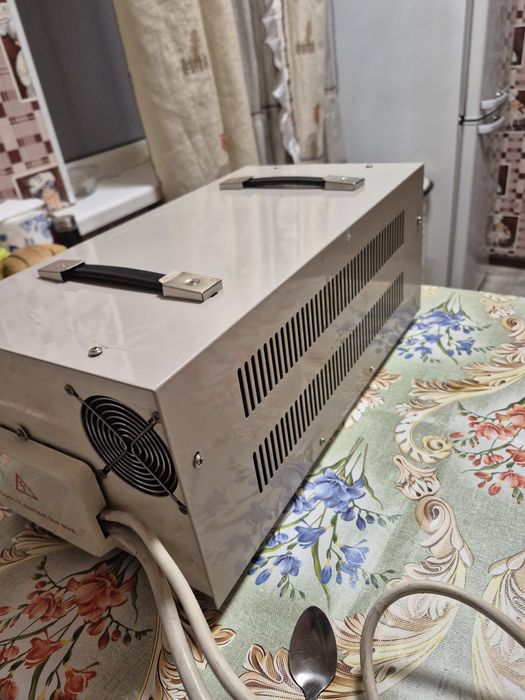 Стабилизатор напряжения