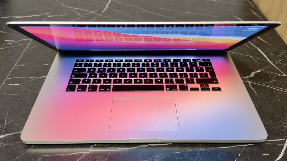 MacBook Pro i7/2.2Ghz Quad-Core- 15" Retină-16 GB RAM an 2014
