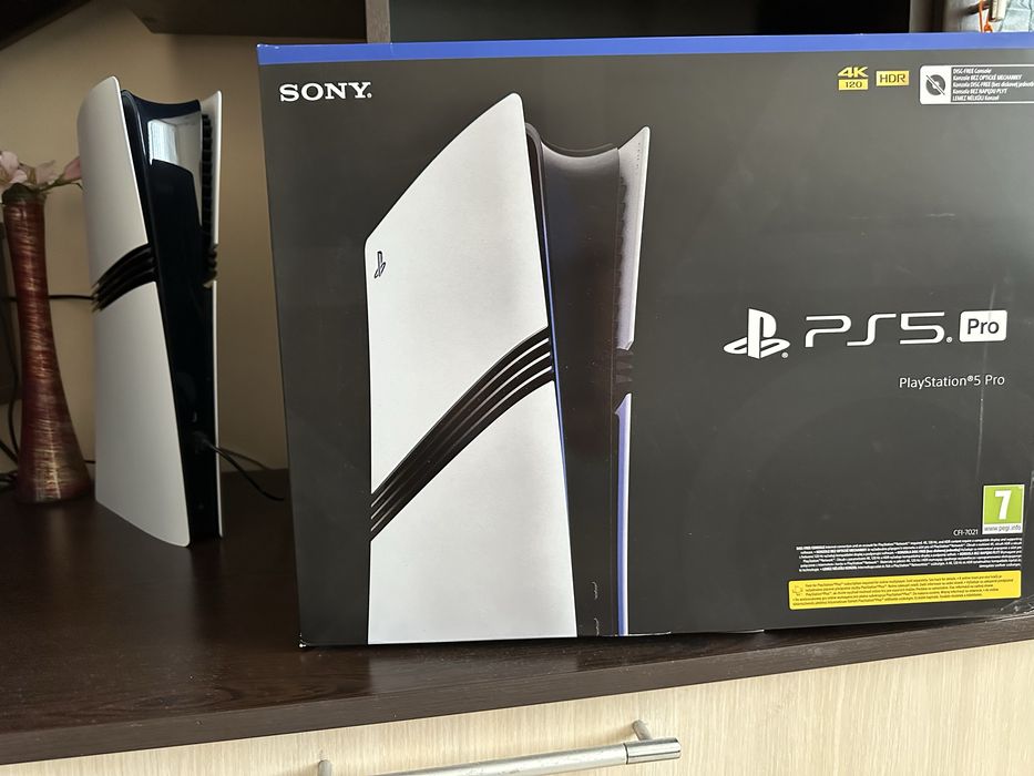 PlayStation 5 Pro 2TB (PS5 Pro) – Като нова, 24м. гаранция към ЗОРА (до 02.2027)