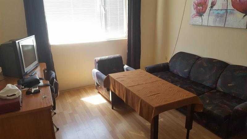 Двустаен апартамент до Борисовата градина