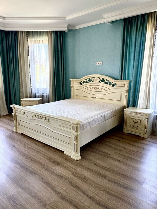Спальный гарнитур. Состояние нового