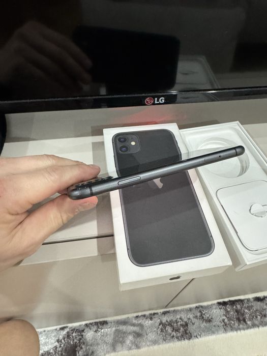 Айфон 11 64 GB ..