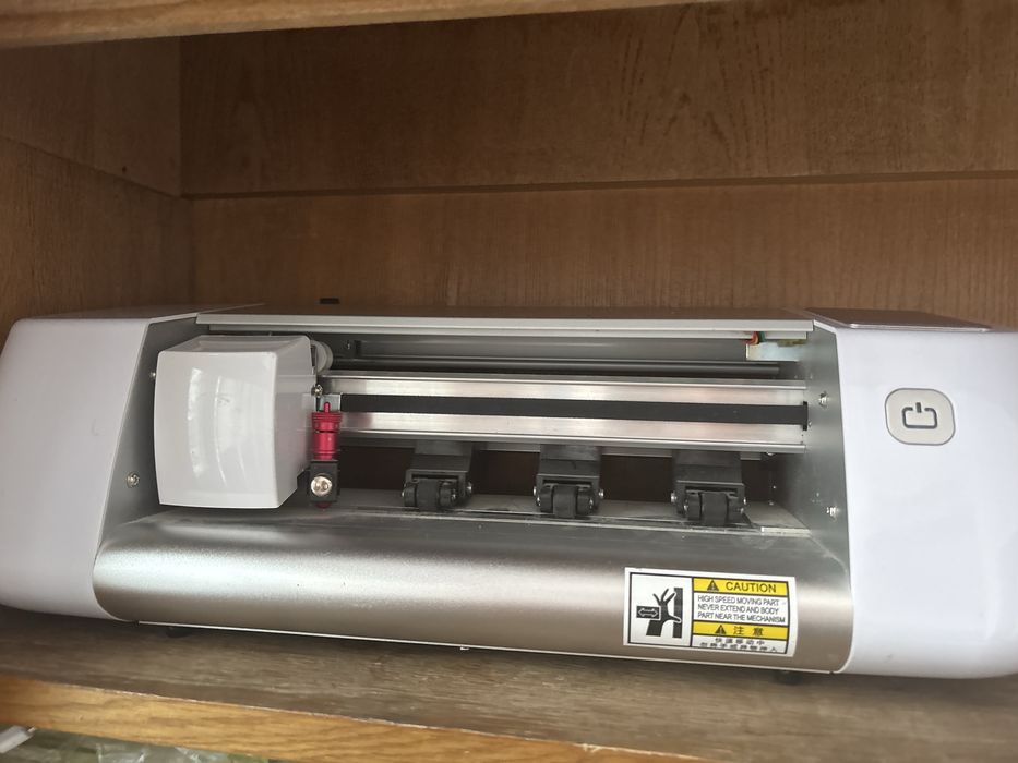 Режущий плоттер продается