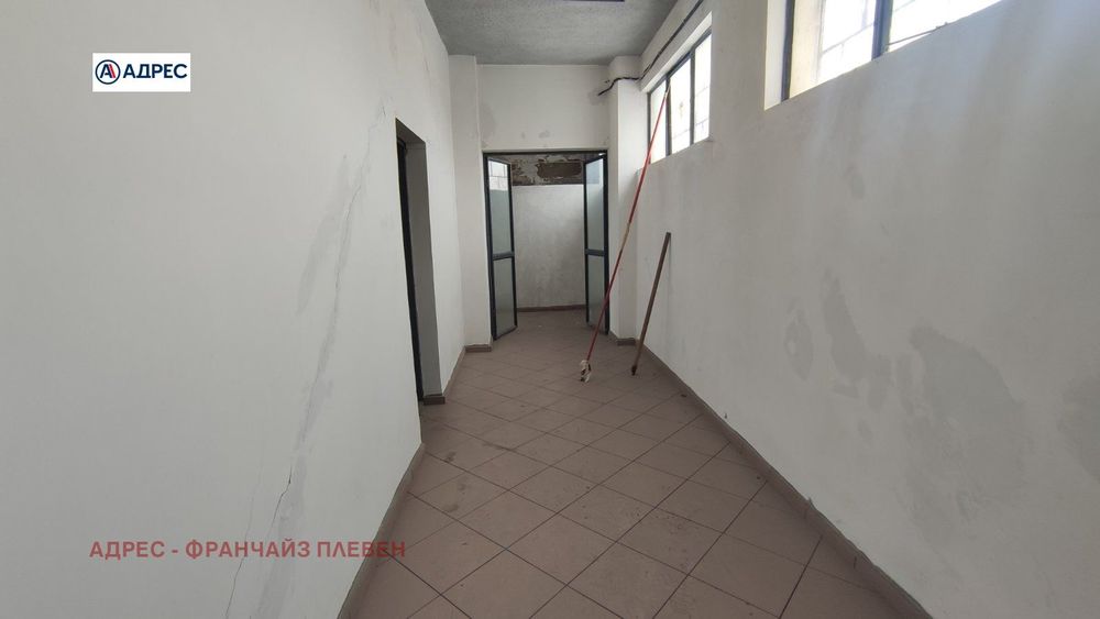 Склад в Плевен-Индустриална зона площ 1400 цена 500000