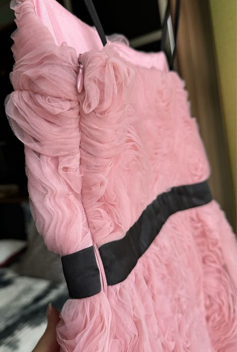 Кокетна розова рокля Zara