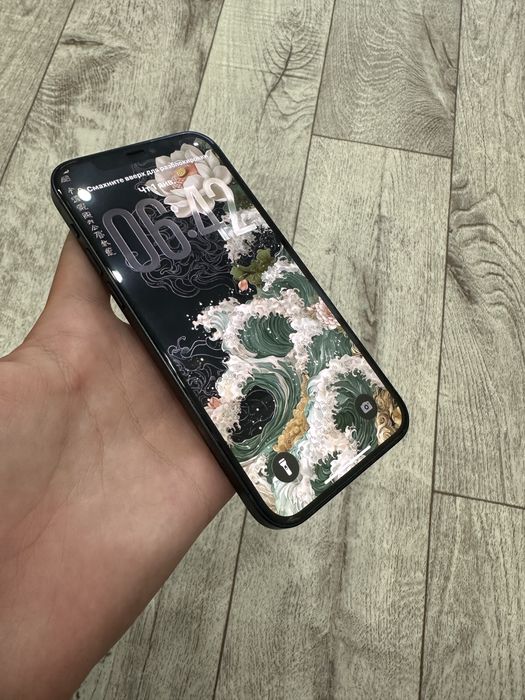 Iphone 12 продает мой дядя в отличном состояние