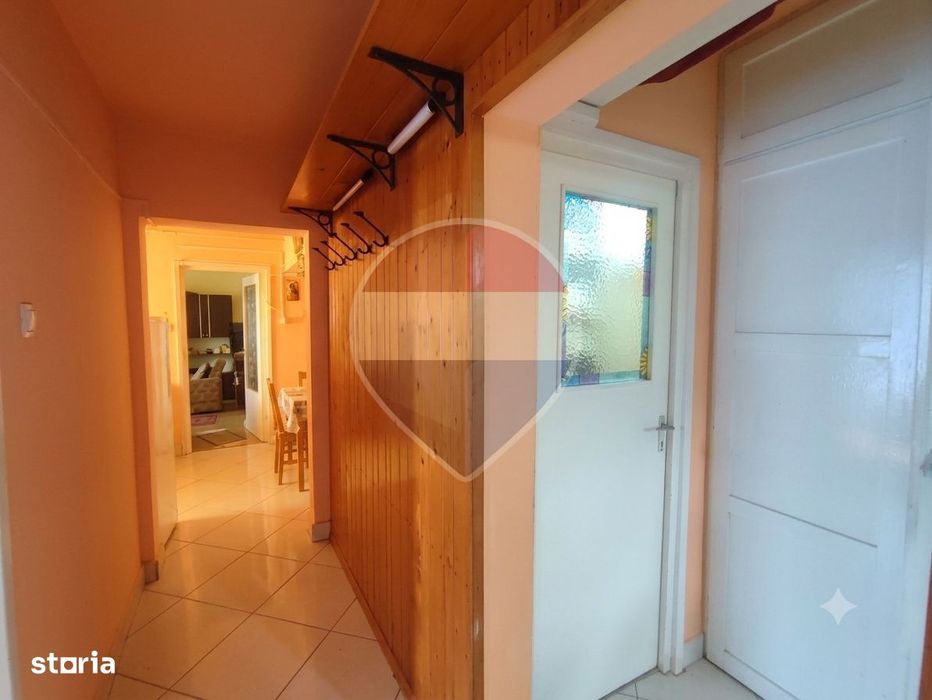 Apartament 3 camere, central, de vânzare, Salonta
