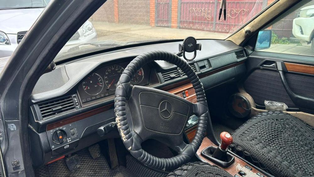 Продам Мерседес W 124