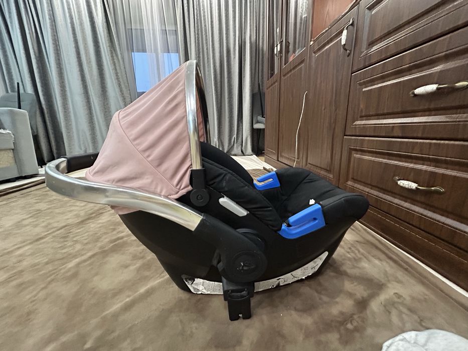 Продается б/у коляска есть небольшой торг.