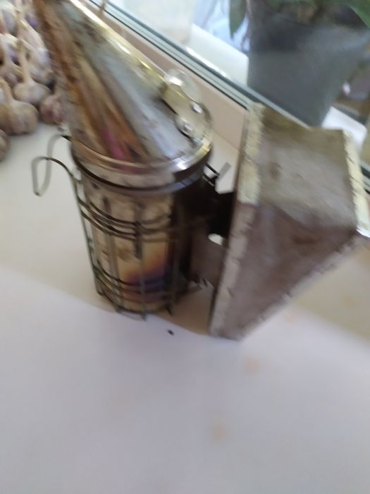 Продам дымарь б/у недолго с мехом