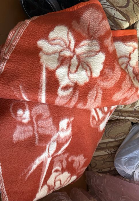 Продаю шерстяное  одеяло