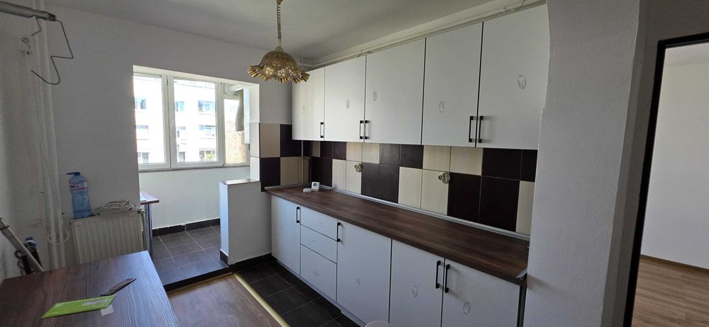 Particular vand aprtament 3 camere 7/8 zona Margeanului