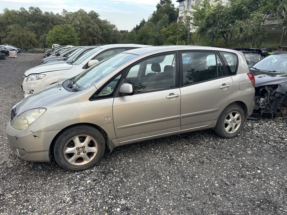 Тойота Корола Версо Toyota Corolla Verso 2.0d4d 90кс 2002г  НА ЧАСТИ!