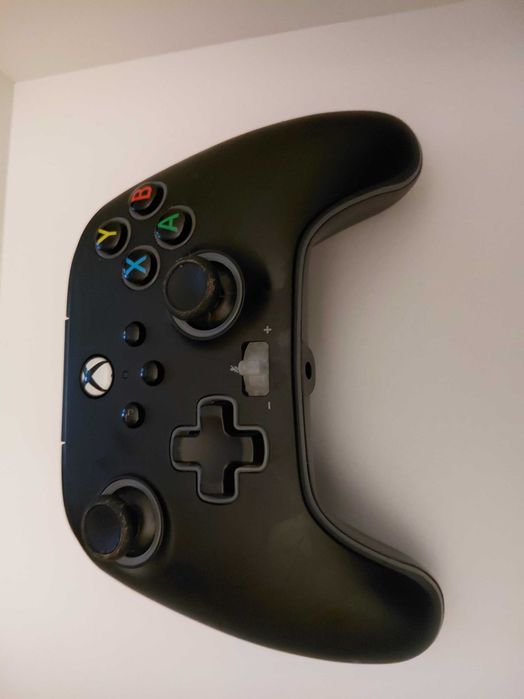 Vand controler PowerA cu leduri