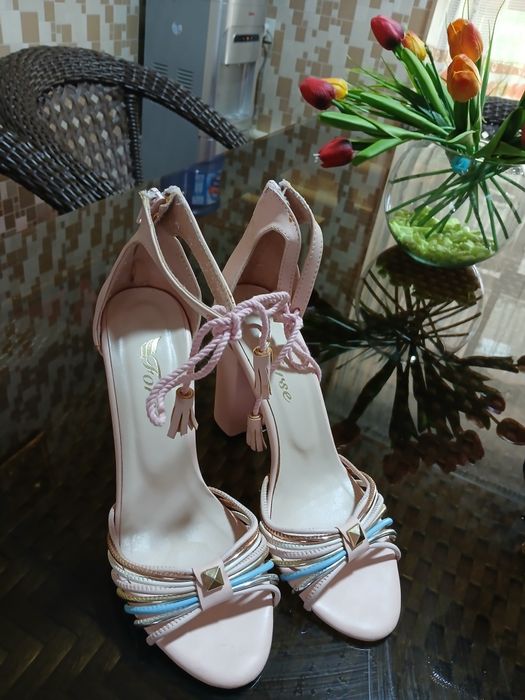 Basanoshka kokla oyoda rosa chiroyli turad modniy yurshga udobniy