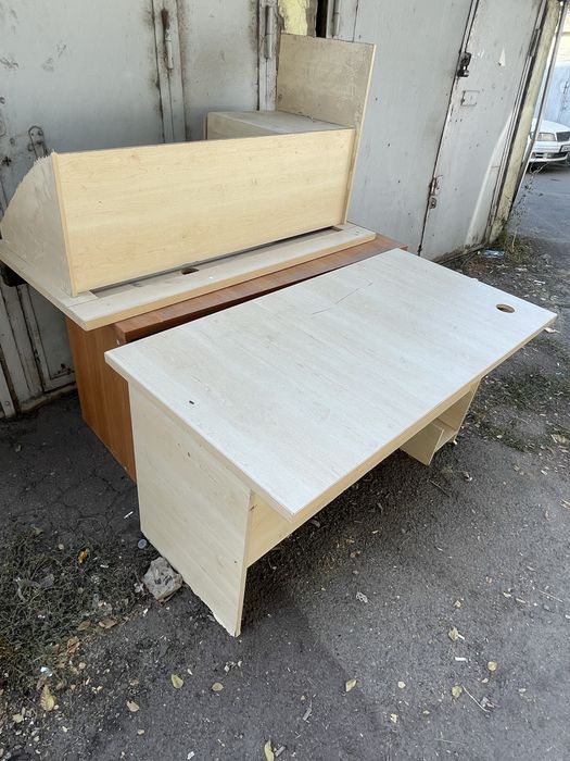 Столы письменные компьютерные