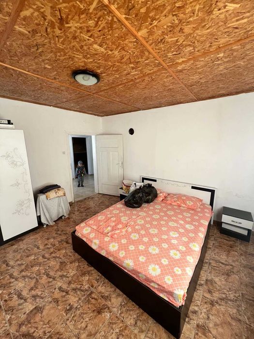 Тухлена къща в центъра на с. Здравец - 8670