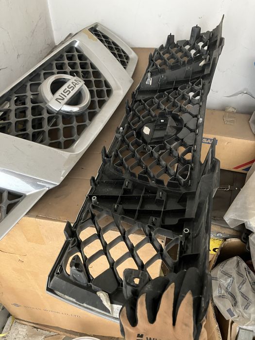 Решетка Navara Pathfinder