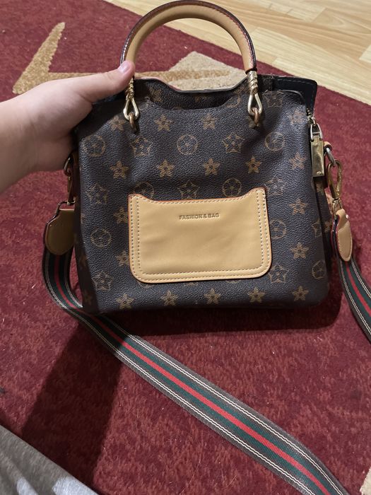 Женская сумка в хорошем состоянии