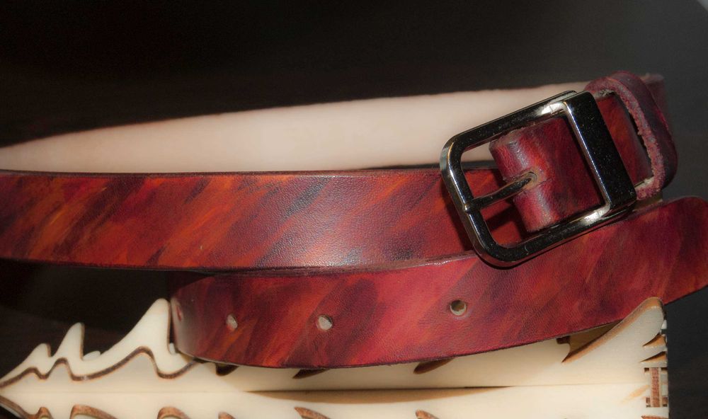 Дамски колан от естествна кожа, ръчна изработка