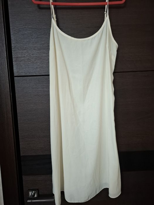 Продаются 3 красивых платья фирменные