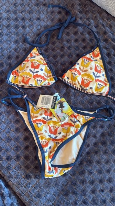 Costume noi de baie !