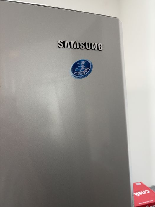 Большой холодильник Samsung