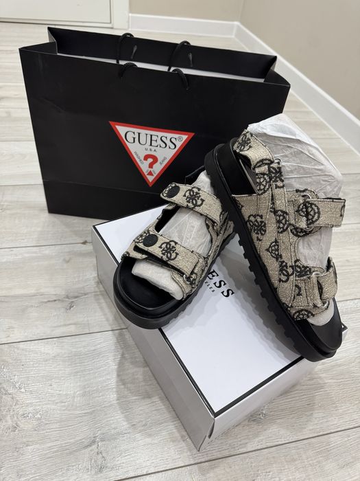 Продам Сандалии guess