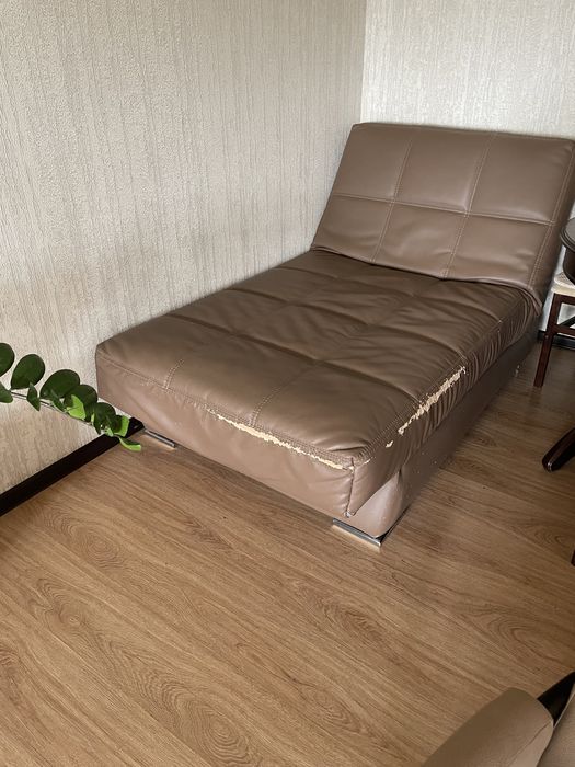 Диван и 2 атоманки