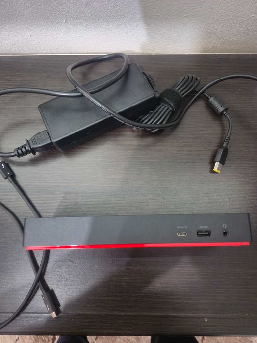 Lenovo tunderbolt 4 Dock 135W