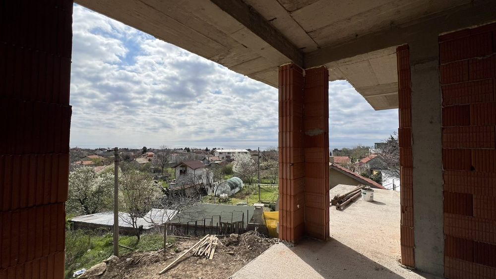 Двуетажна къща с Акт 14 за продажба в м-ст Горна Трака, гр. Варна