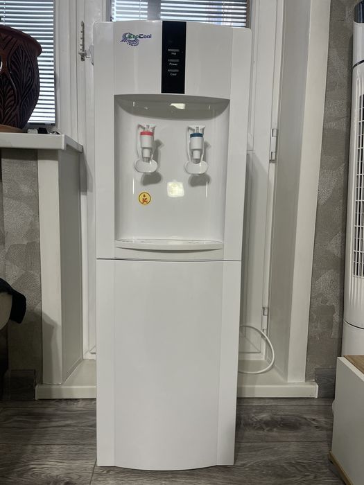 Продам кулер диспенсер для воды