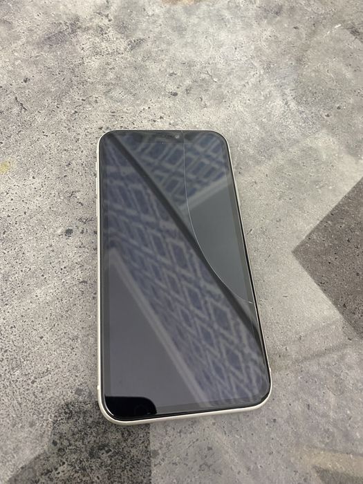 Iphone 11 Белый продается