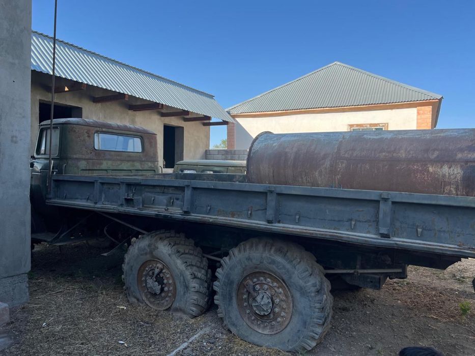 Прода. Грузовое авто Урал тягач, вместе с мотором и бочкой