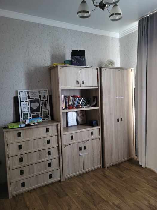 Продаётся мебель и кровать односпальная материал МДФ