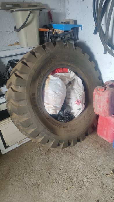 Шина от погрузчика